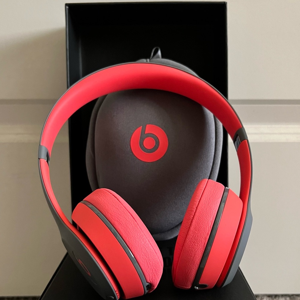 Beats Solo 2 Wireless headphones
